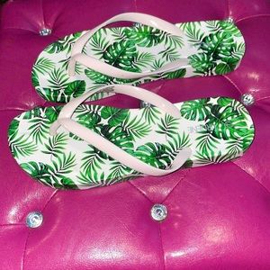 EUC Tropical flip-flop Sandals Size 7 for women